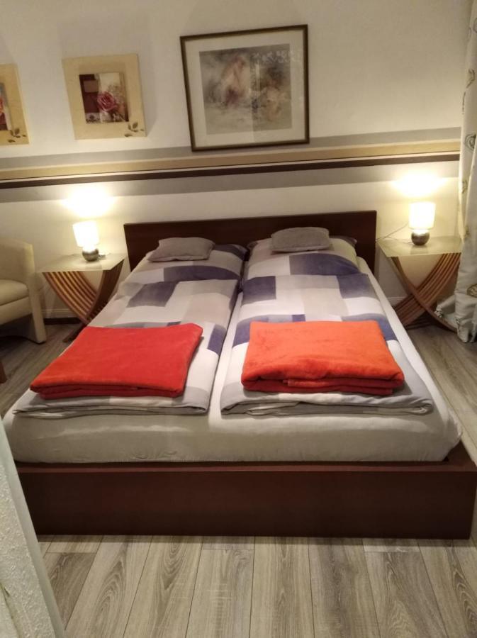 Hotel Garni "Adria" Windhagen Bagian luar foto