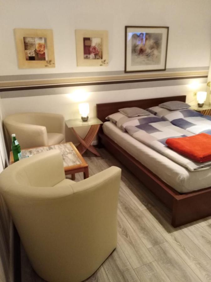 Hotel Garni "Adria" Windhagen Bagian luar foto