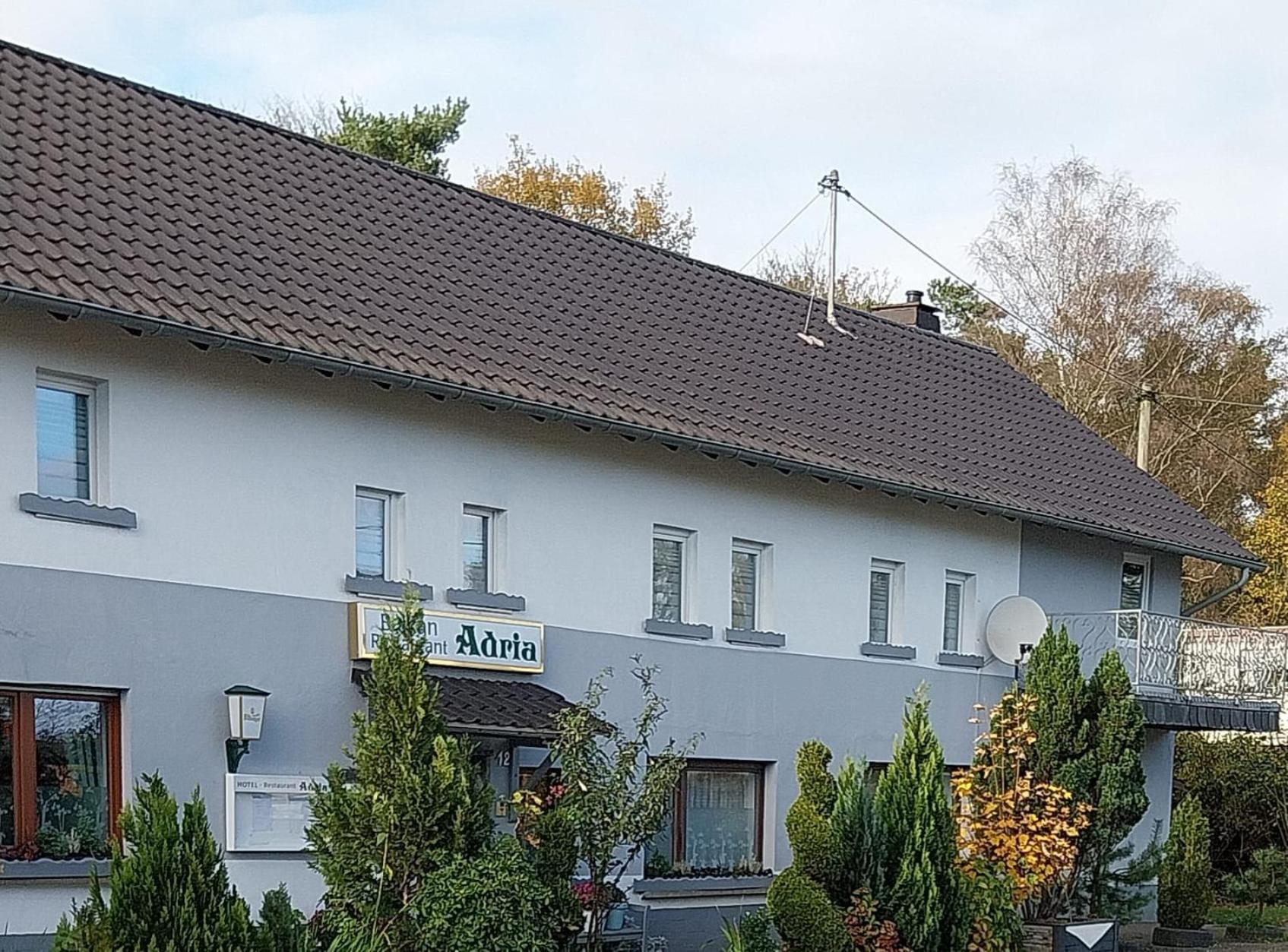 Hotel Garni "Adria" Windhagen Bagian luar foto