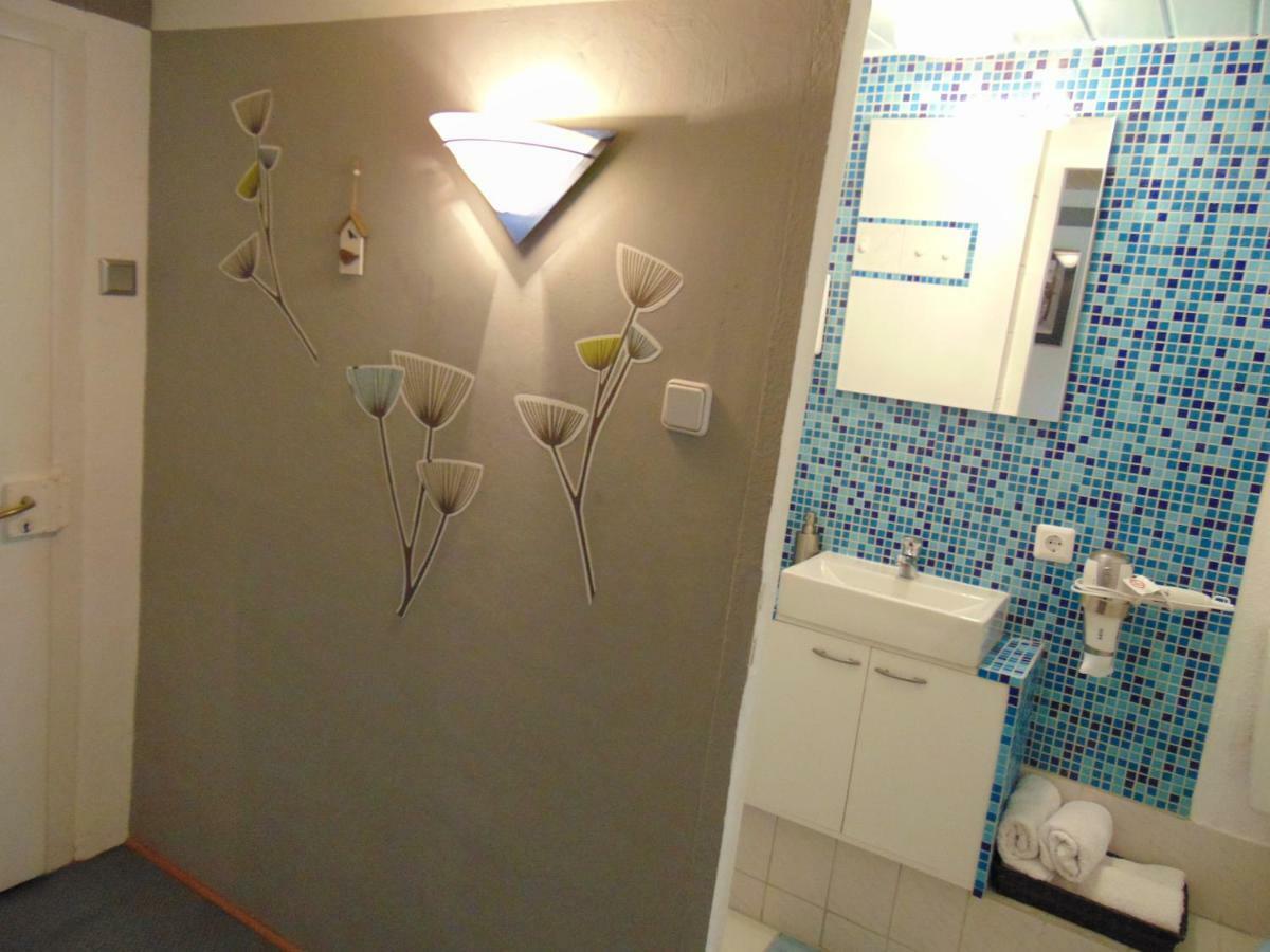 Hotel Garni "Adria" Windhagen Bagian luar foto