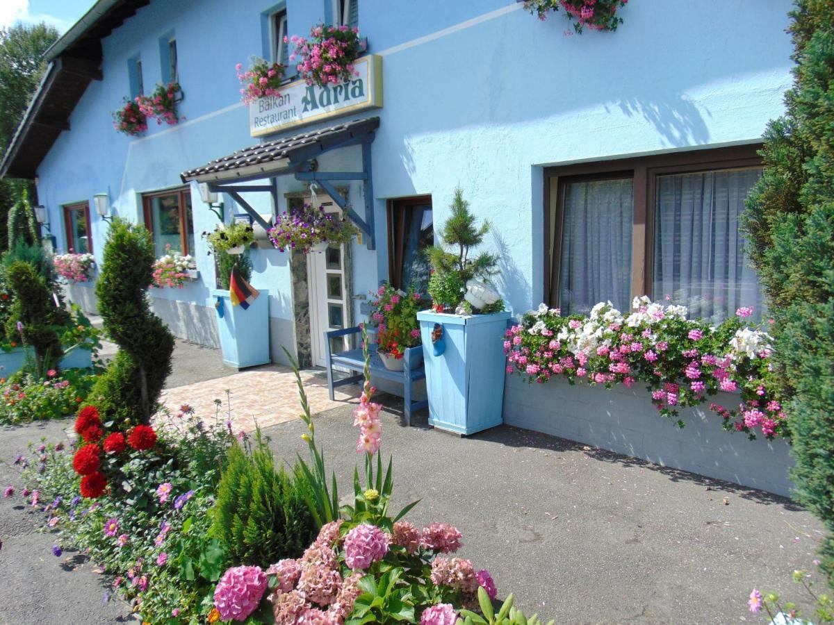 Hotel Garni "Adria" Windhagen Bagian luar foto